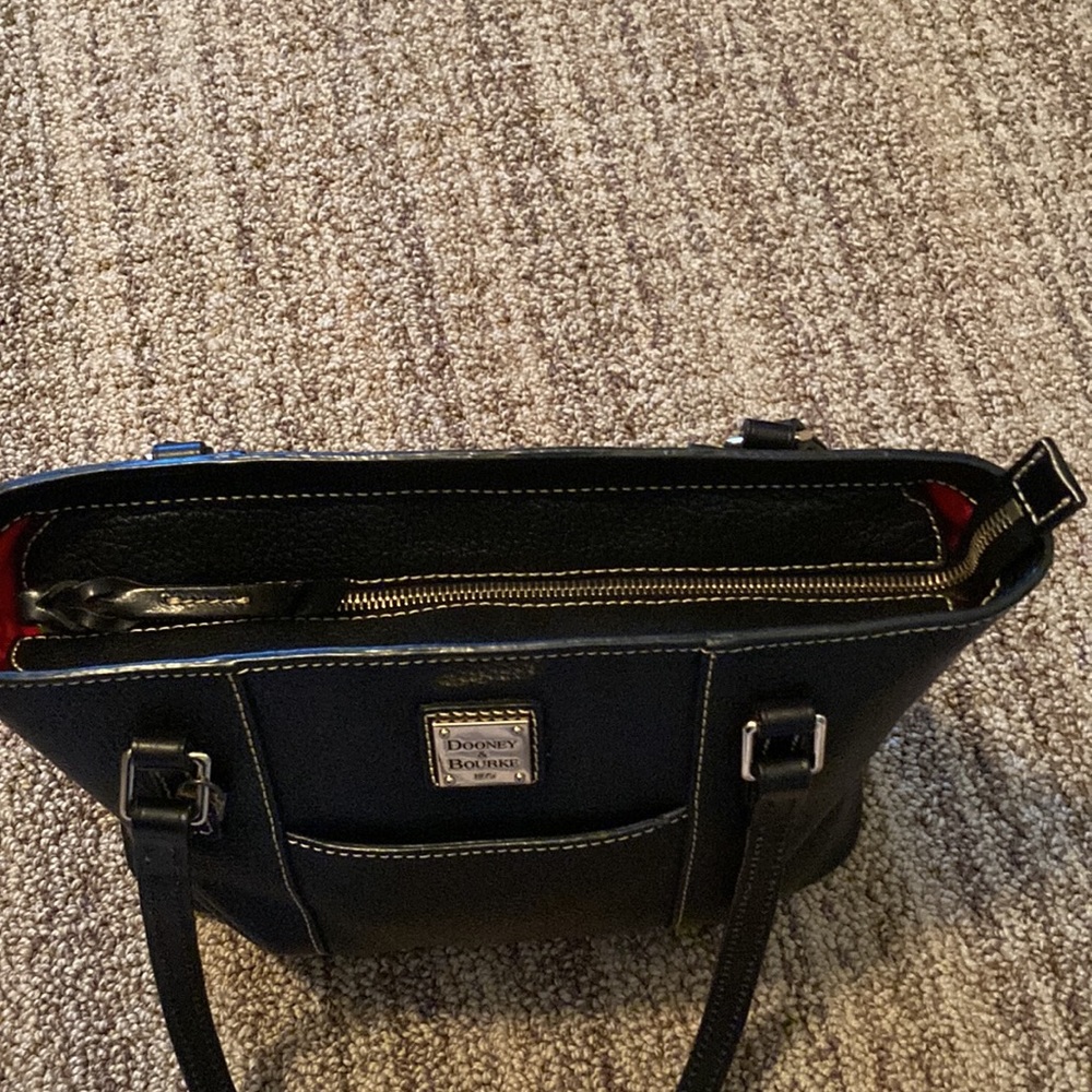 Dooney & Bourke Black Leather Shoulder Bag with Contrast Stitching - Picture 4 of 8